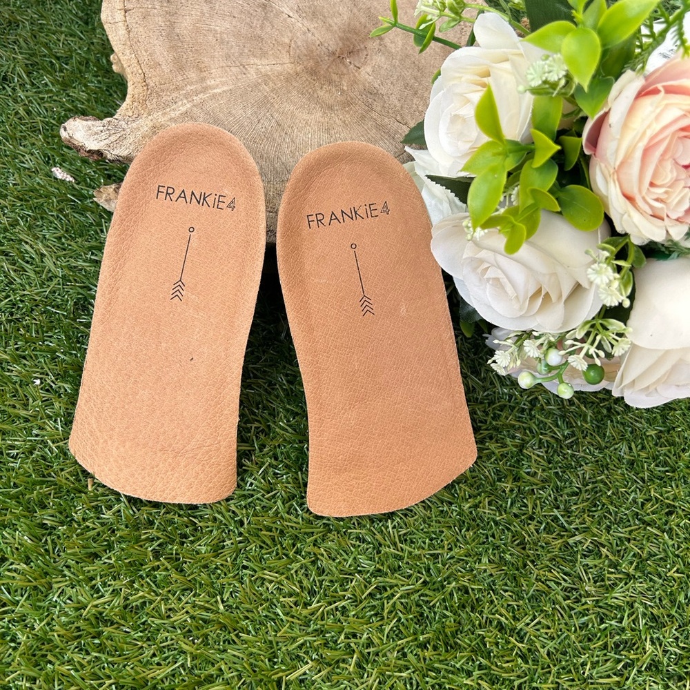 FRANKIE4 size 6 B New